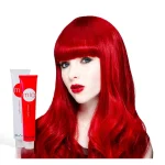 Cheveux rouge intense obtenus avec la coloration MIA Emme Diciotto, tubes MIA et MIA SB